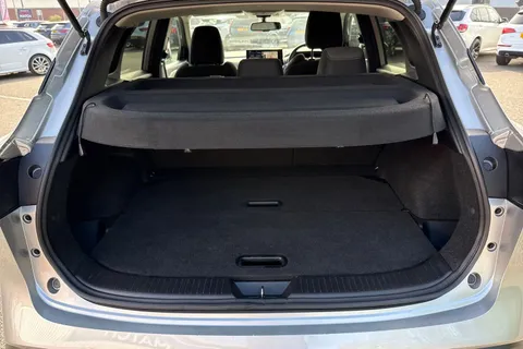 DP73NNL Nissan Qashqai 1.3 DIG-T MHEV N-Connecta XTRON Euro 6 (s/s) 5dr Thumbnail #8