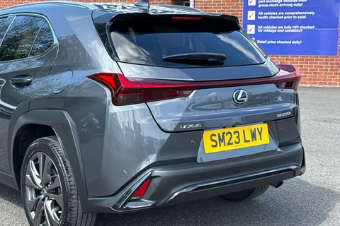 SM23LWY Lexus Ux 2.0 250h F Sport Design E-CVT Euro 6 (s/s) 5dr Thumbnail #9