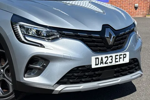 DA23EFP Renault Captur 1.6 E-TECH techno Auto Euro 6 (s/s) 5dr Thumbnail #10