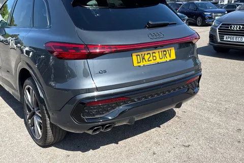 DK26URV Audi Q5 SUV Edition 1 TDI quattro 204 PS S tronic Thumbnail #9
