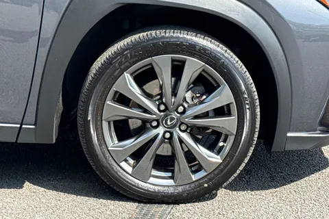 SM23LWY Lexus Ux 2.0 250h F Sport Design E-CVT Euro 6 (s/s) 5dr Thumbnail #11