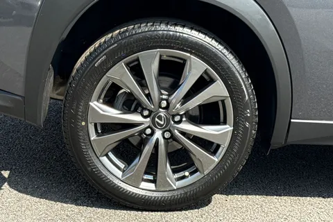 SM23LWY Lexus Ux 2.0 250h F Sport Design E-CVT Euro 6 (s/s) 5dr Thumbnail #12