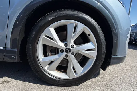 10 of 49 for Audi Q4 e-tron Q4 S line 40 e-tron 150,00 kW
