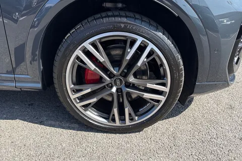 DK26URV Audi Q5 SUV Edition 1 TDI quattro 204 PS S tronic Thumbnail #13