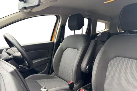 11 of 41 for Dacia Duster 1.6 SCe Comfort Euro 6 (s/s) 5dr