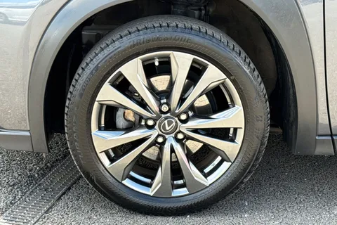 SM23LWY Lexus Ux 2.0 250h F Sport Design E-CVT Euro 6 (s/s) 5dr Thumbnail #14
