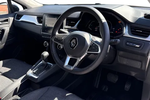 DA23EFP Renault Captur 1.6 E-TECH techno Auto Euro 6 (s/s) 5dr Thumbnail #15
