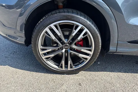 DK26URV Audi Q5 SUV Edition 1 TDI quattro 204 PS S tronic Thumbnail #14