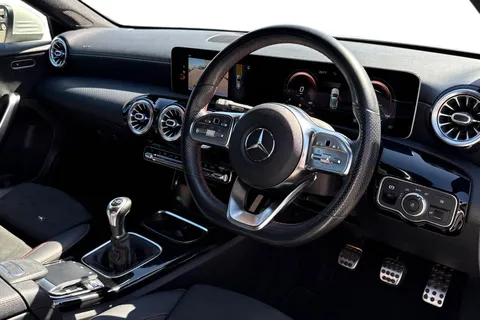 YB19WUO Mercedes-Benz A Class 1.3 A200 AMG Line (Premium) Euro 6 (s/s) 5dr Thumbnail #15