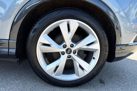 13 of 49 for Audi Q4 e-tron Q4 S line 40 e-tron 150,00 kW