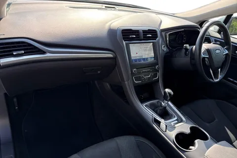 15 of 55 for Ford Mondeo 1.5T EcoBoost Titanium Euro 6 (s/s) 5dr