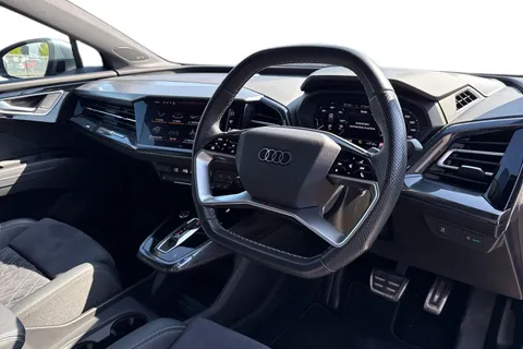 14 of 49 for Audi Q4 e-tron Q4 S line 40 e-tron 150,00 kW