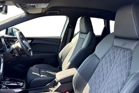 16 of 49 for Audi Q4 e-tron Q4 S line 40 e-tron 150,00 kW
