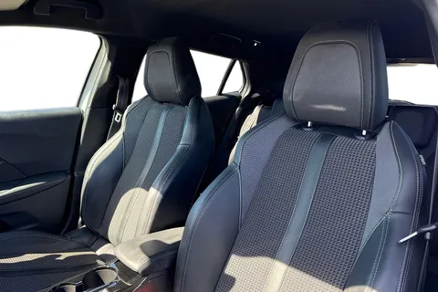 15 of 66 for PEUGEOT e-2008 50kWh GT Auto 5dr (7kW Charger)