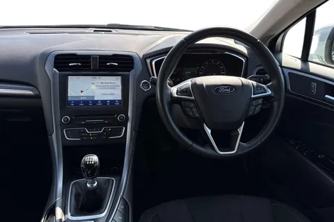 18 of 55 for Ford Mondeo 1.5T EcoBoost Titanium Euro 6 (s/s) 5dr