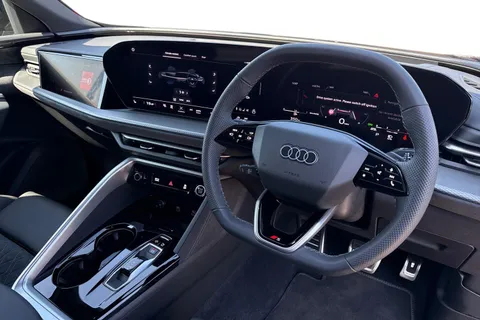 DK26URV Audi Q5 SUV Edition 1 TDI quattro 204 PS S tronic Thumbnail #19