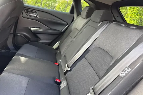 DP73NNL Nissan Qashqai 1.3 DIG-T MHEV N-Connecta XTRON Euro 6 (s/s) 5dr Thumbnail #20