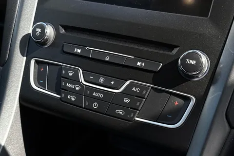 22 of 55 for Ford Mondeo 1.5T EcoBoost Titanium Euro 6 (s/s) 5dr