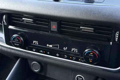 DP73NNL Nissan Qashqai 1.3 DIG-T MHEV N-Connecta XTRON Euro 6 (s/s) 5dr Thumbnail #23