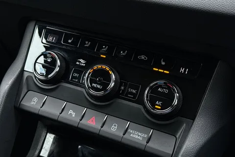 GL23AEF Škoda Karoq 1.5 TSI ACT SportLine DSG Euro 6 (s/s) 5dr Thumbnail #23