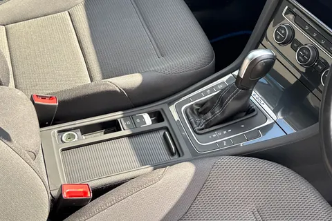 23 of 43 for Volkswagen E-Golf 99kW e-35kWh 5dr Auto