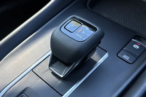 DP73NNL Nissan Qashqai 1.3 DIG-T MHEV N-Connecta XTRON Euro 6 (s/s) 5dr Thumbnail #24