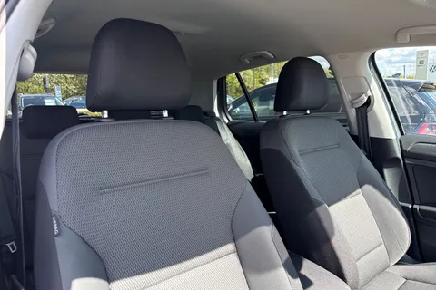 24 of 43 for Volkswagen E-Golf 99kW e-35kWh 5dr Auto