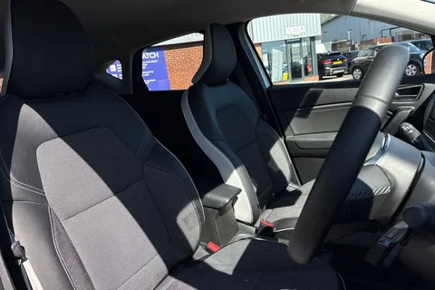 DA23EFP Renault Captur 1.6 E-TECH techno Auto Euro 6 (s/s) 5dr Thumbnail #25