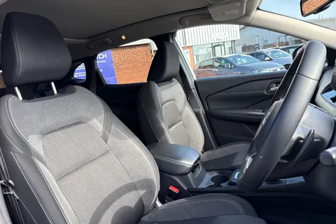 DP73NNL Nissan Qashqai 1.3 DIG-T MHEV N-Connecta XTRON Euro 6 (s/s) 5dr Thumbnail #25