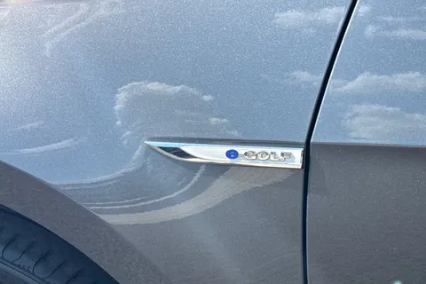 25 of 43 for Volkswagen E-Golf 99kW e-35kWh 5dr Auto