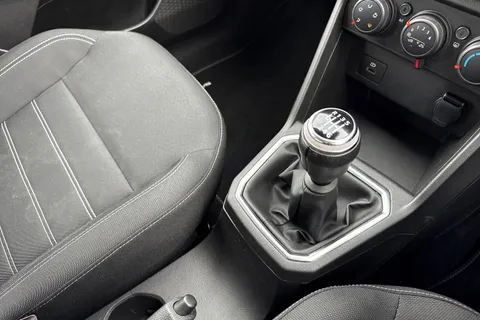 DF22RZO Dacia Sandero 1.0 TCe Comfort Euro 6 (s/s) 5dr Thumbnail #24