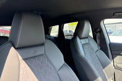 24 of 49 for Audi Q4 e-tron Q4 S line 40 e-tron 150,00 kW