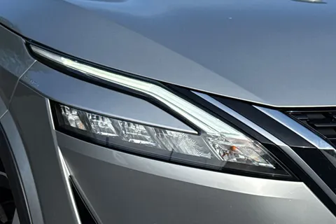 DP73NNL Nissan Qashqai 1.3 DIG-T MHEV N-Connecta XTRON Euro 6 (s/s) 5dr Thumbnail #27