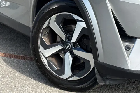 DP73NNL Nissan Qashqai 1.3 DIG-T MHEV N-Connecta XTRON Euro 6 (s/s) 5dr Thumbnail #28