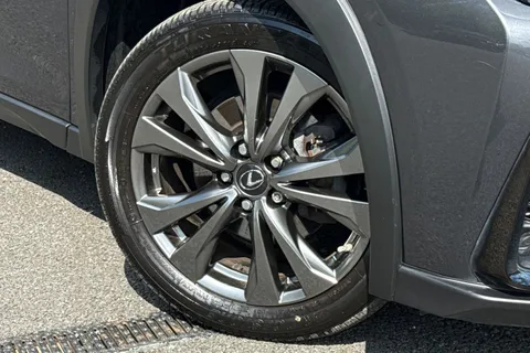 SM23LWY Lexus Ux 2.0 250h F Sport Design E-CVT Euro 6 (s/s) 5dr Thumbnail #28