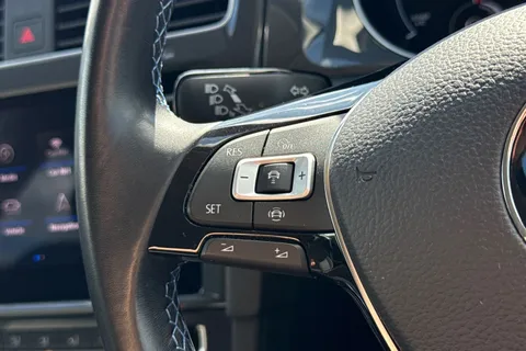 30 of 43 for Volkswagen E-Golf 99kW e-35kWh 5dr Auto