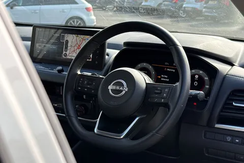 DP73NNL Nissan Qashqai 1.3 DIG-T MHEV N-Connecta XTRON Euro 6 (s/s) 5dr Thumbnail #31