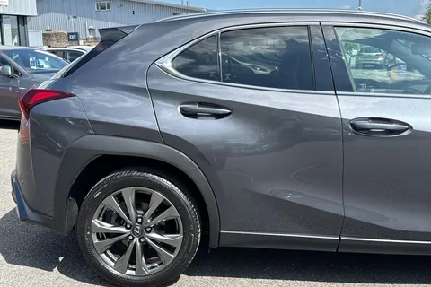SM23LWY Lexus Ux 2.0 250h F Sport Design E-CVT Euro 6 (s/s) 5dr Thumbnail #31