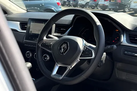 DA23EFP Renault Captur 1.6 E-TECH techno Auto Euro 6 (s/s) 5dr Thumbnail #32
