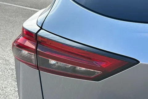 DP73NNL Nissan Qashqai 1.3 DIG-T MHEV N-Connecta XTRON Euro 6 (s/s) 5dr Thumbnail #32