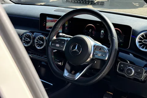 YB19WUO Mercedes-Benz A Class 1.3 A200 AMG Line (Premium) Euro 6 (s/s) 5dr Thumbnail #32