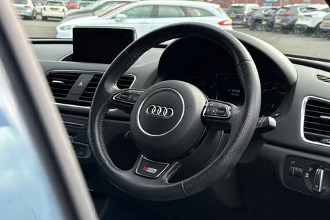 33 of 54 for Audi Q3 2.0 TDI S line Plus S Tronic quattro Euro 6 (s/s) 5dr