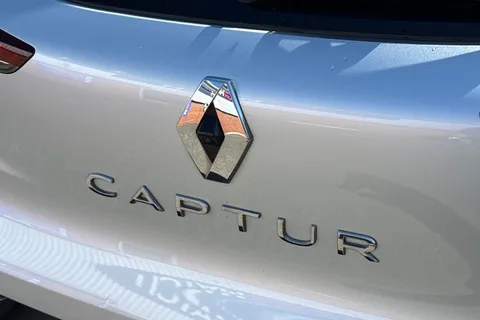 DA23EFP Renault Captur 1.6 E-TECH techno Auto Euro 6 (s/s) 5dr Thumbnail #35