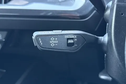 33 of 49 for Audi Q4 e-tron Q4 S line 40 e-tron 150,00 kW