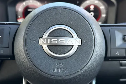 DP73NNL Nissan Qashqai 1.3 DIG-T MHEV N-Connecta XTRON Euro 6 (s/s) 5dr Thumbnail #38