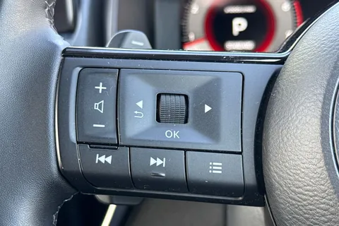 DP73NNL Nissan Qashqai 1.3 DIG-T MHEV N-Connecta XTRON Euro 6 (s/s) 5dr Thumbnail #39