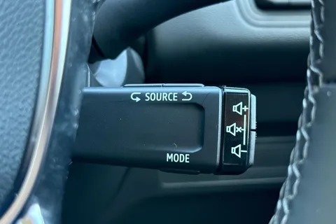 DA23EFP Renault Captur 1.6 E-TECH techno Auto Euro 6 (s/s) 5dr Thumbnail #40