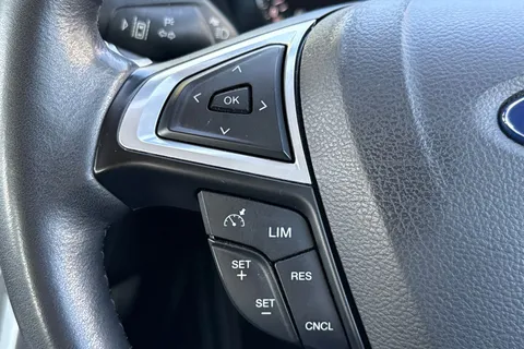 40 of 55 for Ford Mondeo 1.5T EcoBoost Titanium Euro 6 (s/s) 5dr