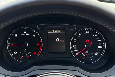 42 of 54 for Audi Q3 2.0 TDI S line Plus S Tronic quattro Euro 6 (s/s) 5dr