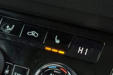 GL23AEF Škoda Karoq 1.5 TSI ACT SportLine DSG Euro 6 (s/s) 5dr Thumbnail #45